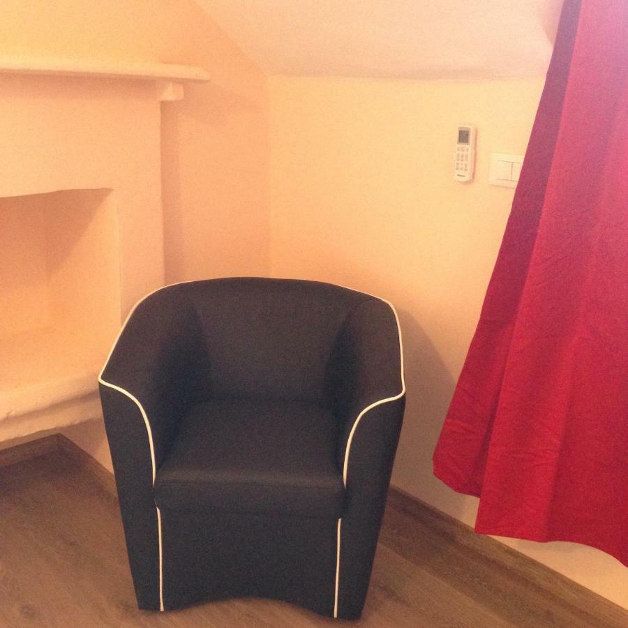 Ferienwohnung Mansarda In Borgo Dora Turin Exterior foto